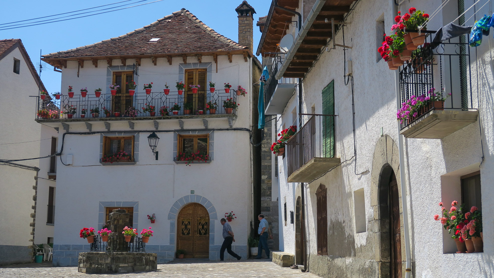The villages with their white houses, typical of Spain.