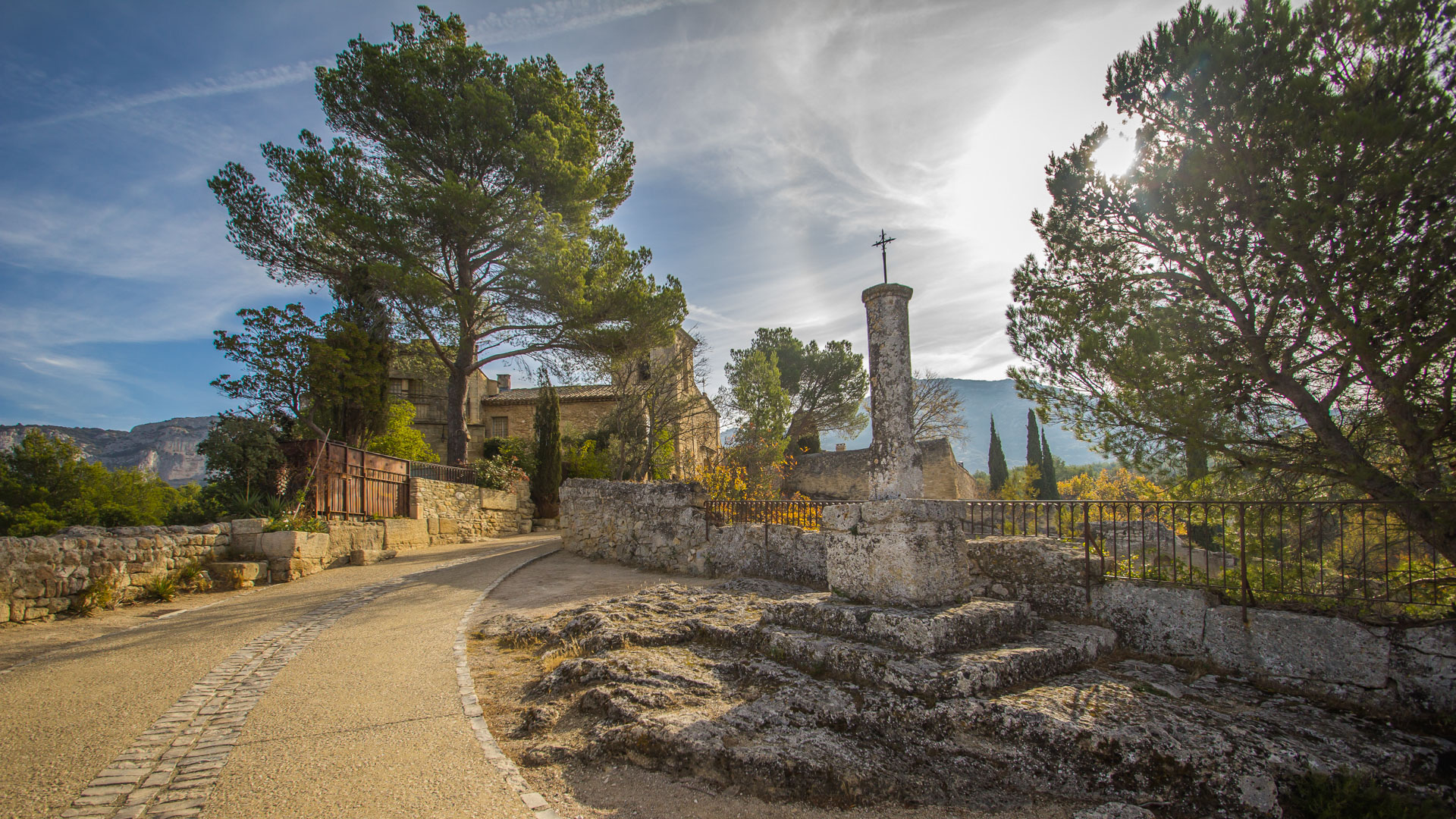 riding lonely roads in the Luberon