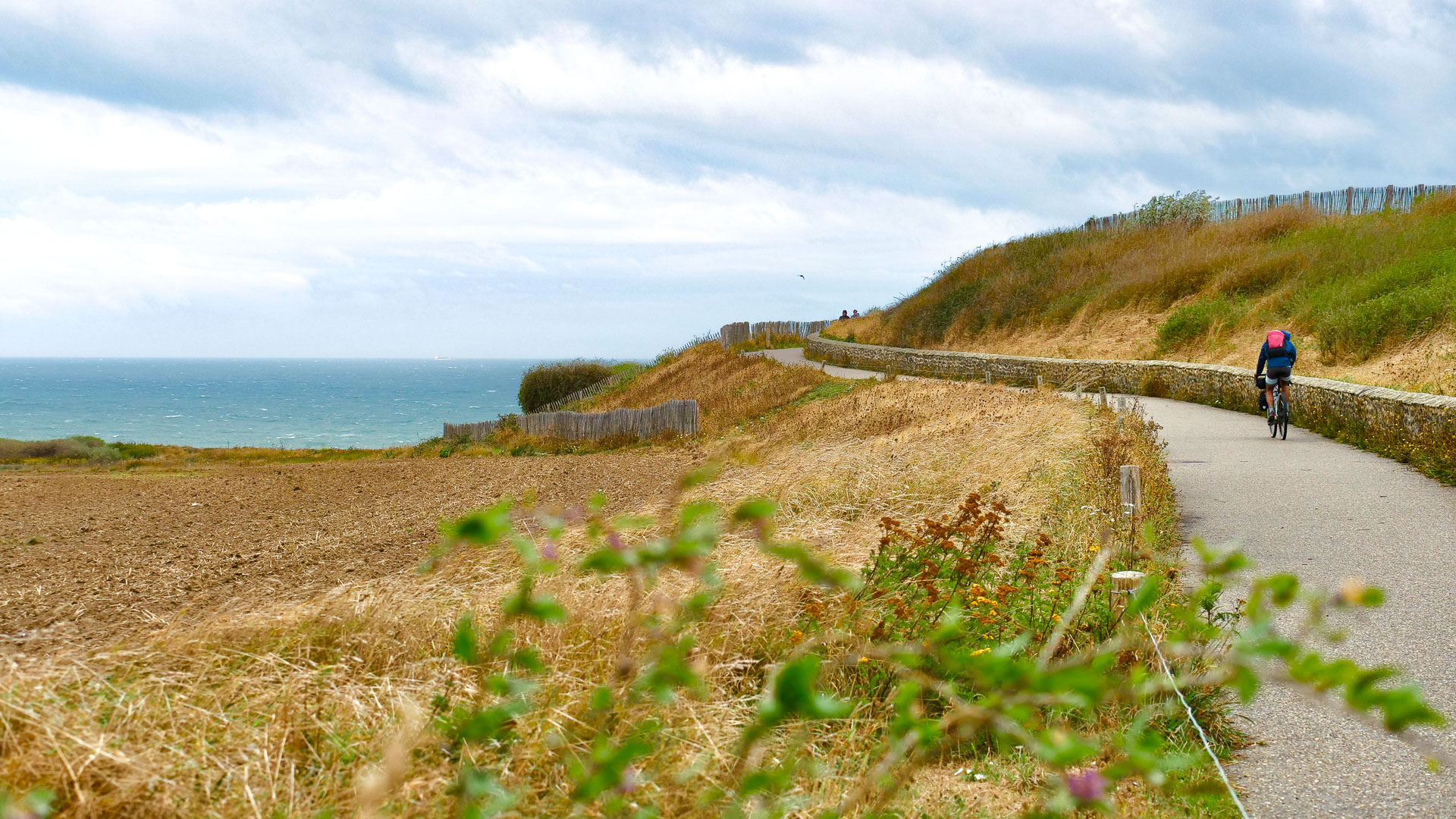Cycle path leading out of Boulogne-sur-Mer towards the Opal Coast