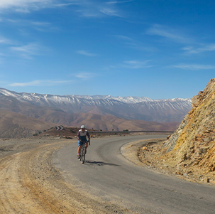 climbing a pass in atlas marocain mountain